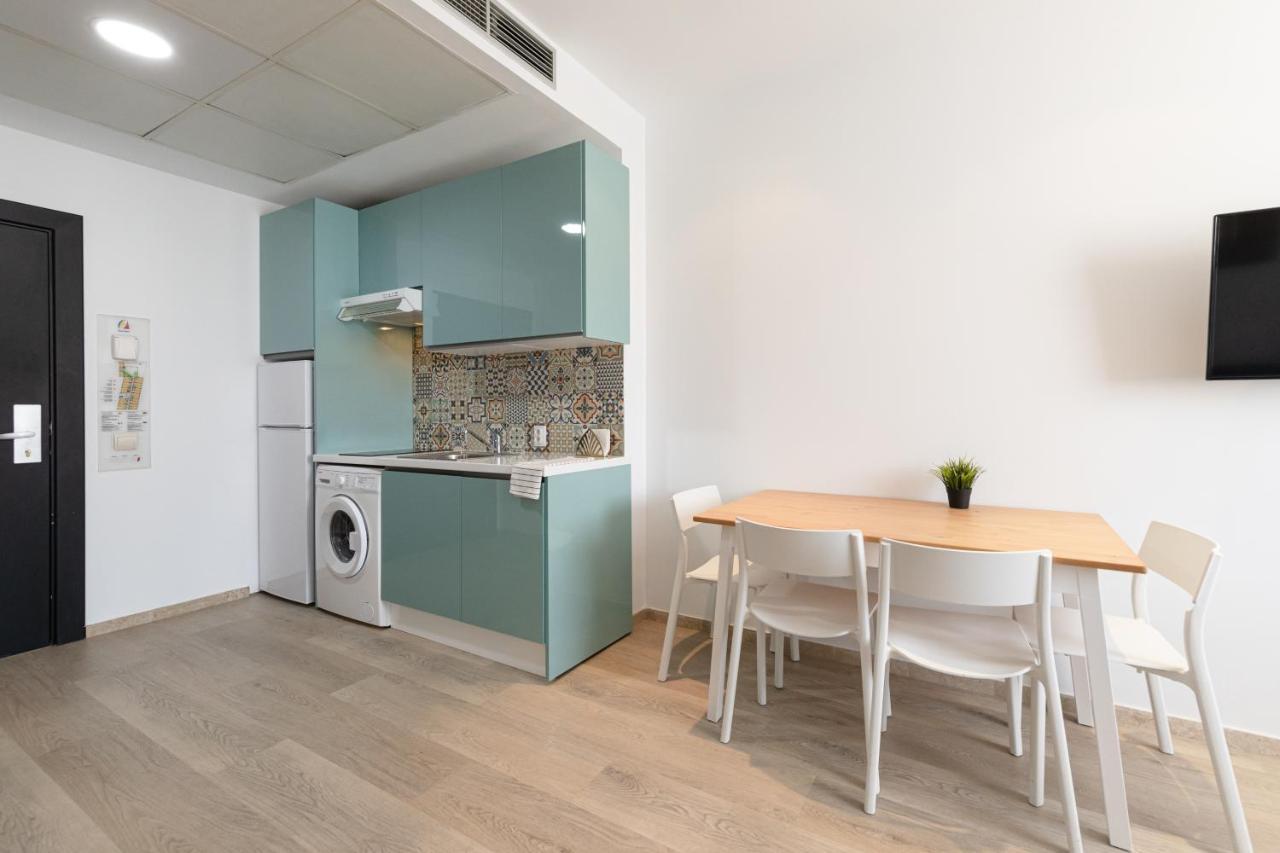 Apartment With Free Parking And Pool Bormujos Exterior photo
