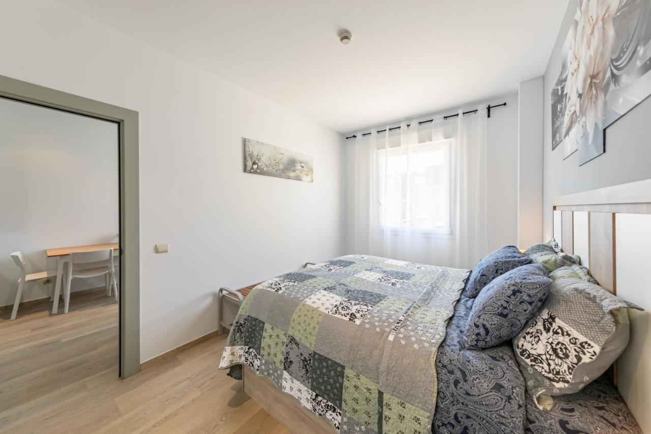 Apartment With Free Parking And Pool Bormujos Exterior photo